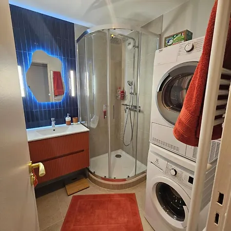 Apartment Stylish 2 Bedrooms